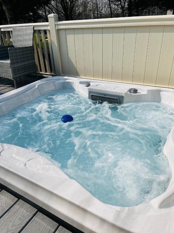 Stone Beck Lodge With Hot Tub York Kültér fotó